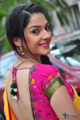 Mehreen at Krishna Gadi Veera Prema Gaadha Movie Press Meet